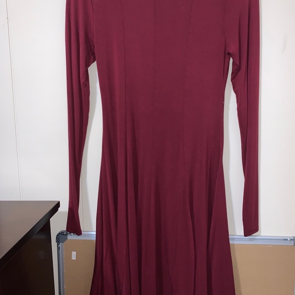 Maroon dress. - Picture 2 of 2